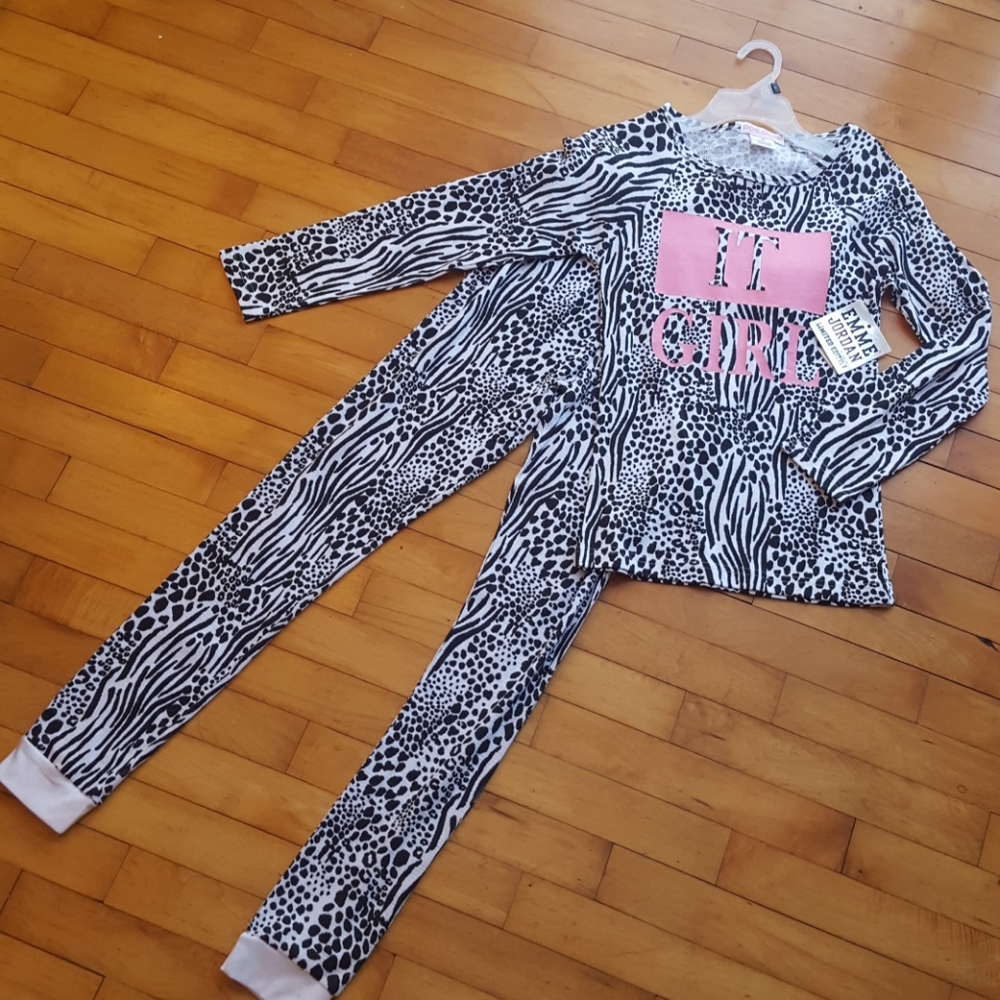 🎁NWT Emma Jordan zebra long underwear pajamas